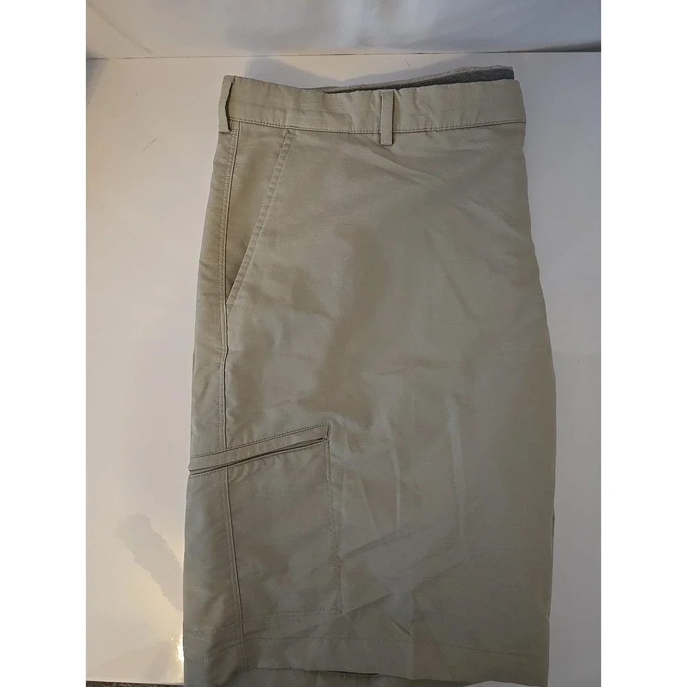 Greg Norman Signature Series Shorts Men's Size 42 Khaki Performance Pockets Golf
